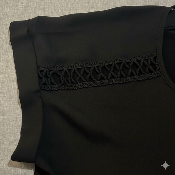 🖤 FORTUNE + IVY Black Tie-Front Top with Woven Shoulder Detail | Size M 🖤 - Picture 4 of 5